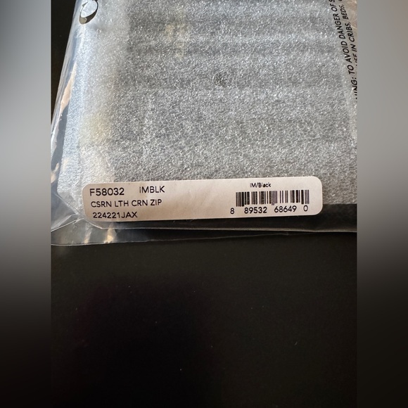 Coach Crossgrain Leather Corner Zip Wristlet Black F58032 BNWT - Picture 7 of 7